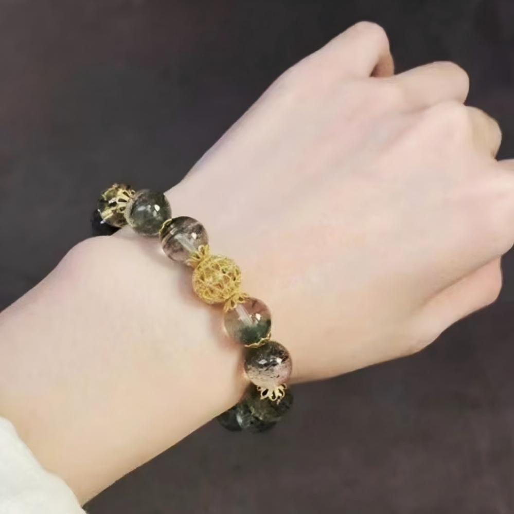 Ancient green ghost crystal hydrangea bracelet to attract wealth and anti-villain Wang career marriage fortune fortune feng shui amulet