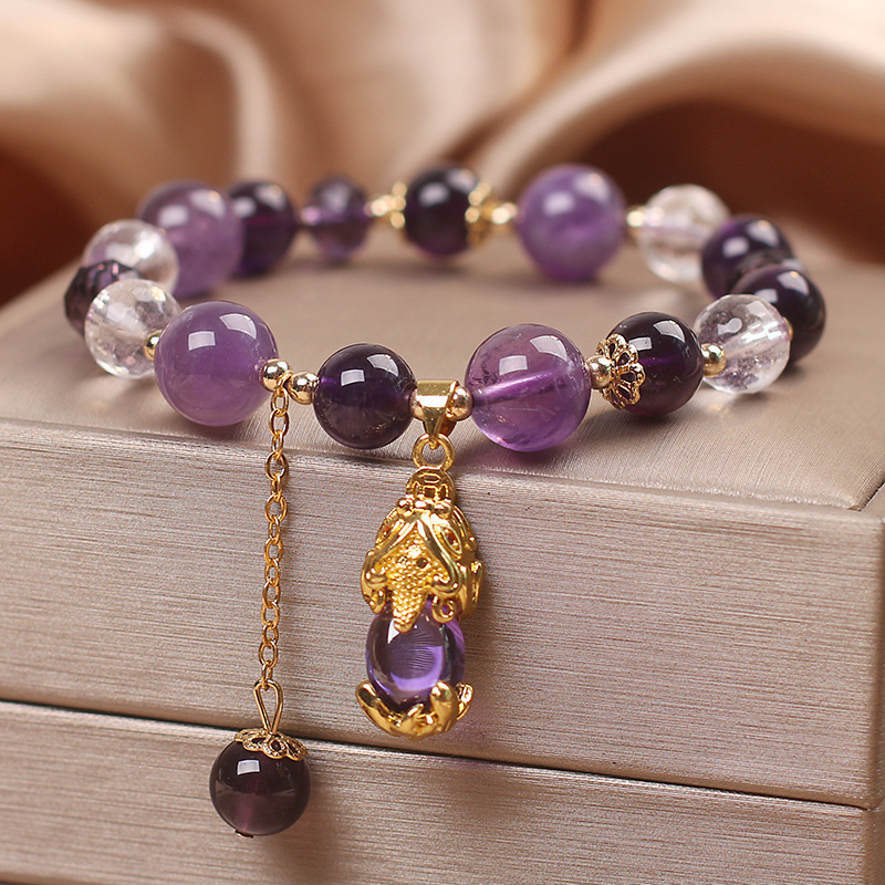 ‘Amethyst Tiger's Eye Brave Bracelet’ is an essential gift for those who want to attract wealth and ward off evil spirits.