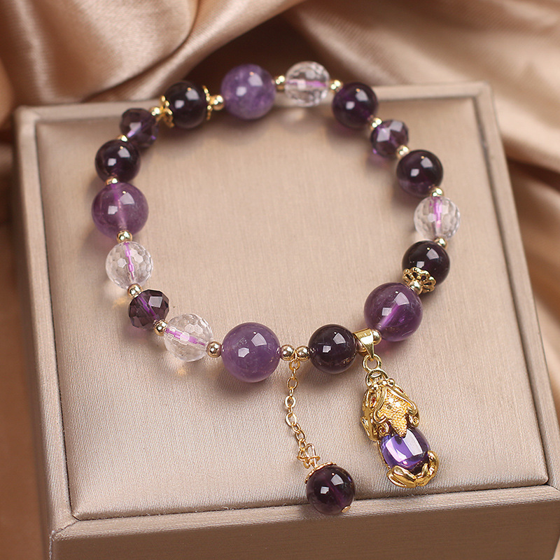 ‘Amethyst Tiger's Eye Brave Bracelet’ is an essential gift for those who want to attract wealth and ward off evil spirits.