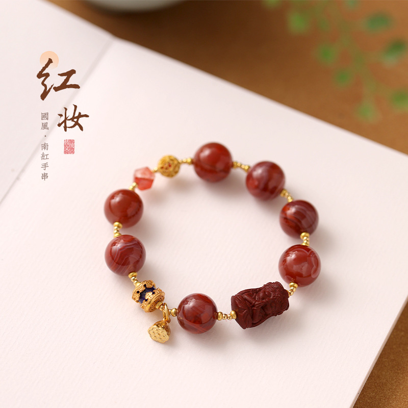 Guochao Ethnic Style Red Agate Bracelet with Ancient Blended-Incense & Zhajilamu Charm — A Zodiac Year Protection Bracelet
