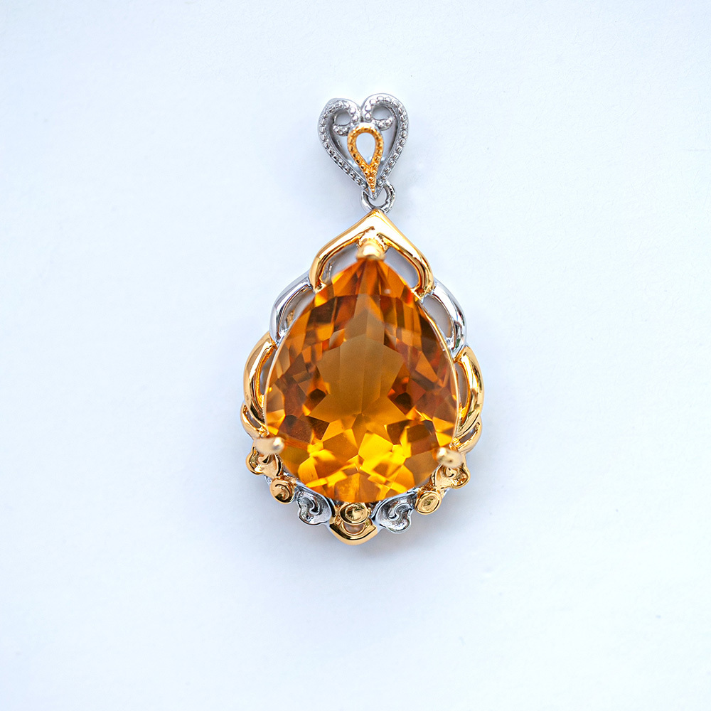 黄水晶吊坠