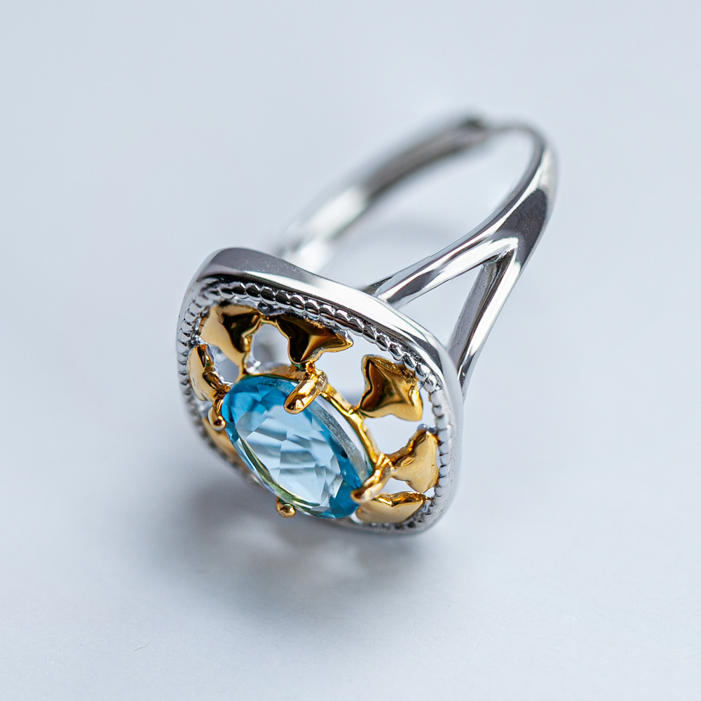 天空蓝托帕石戒指