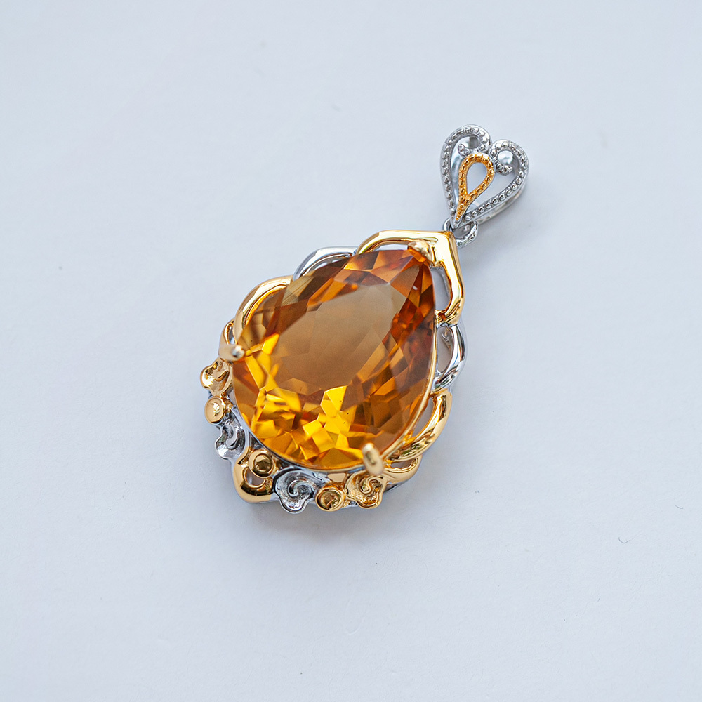 黄水晶吊坠