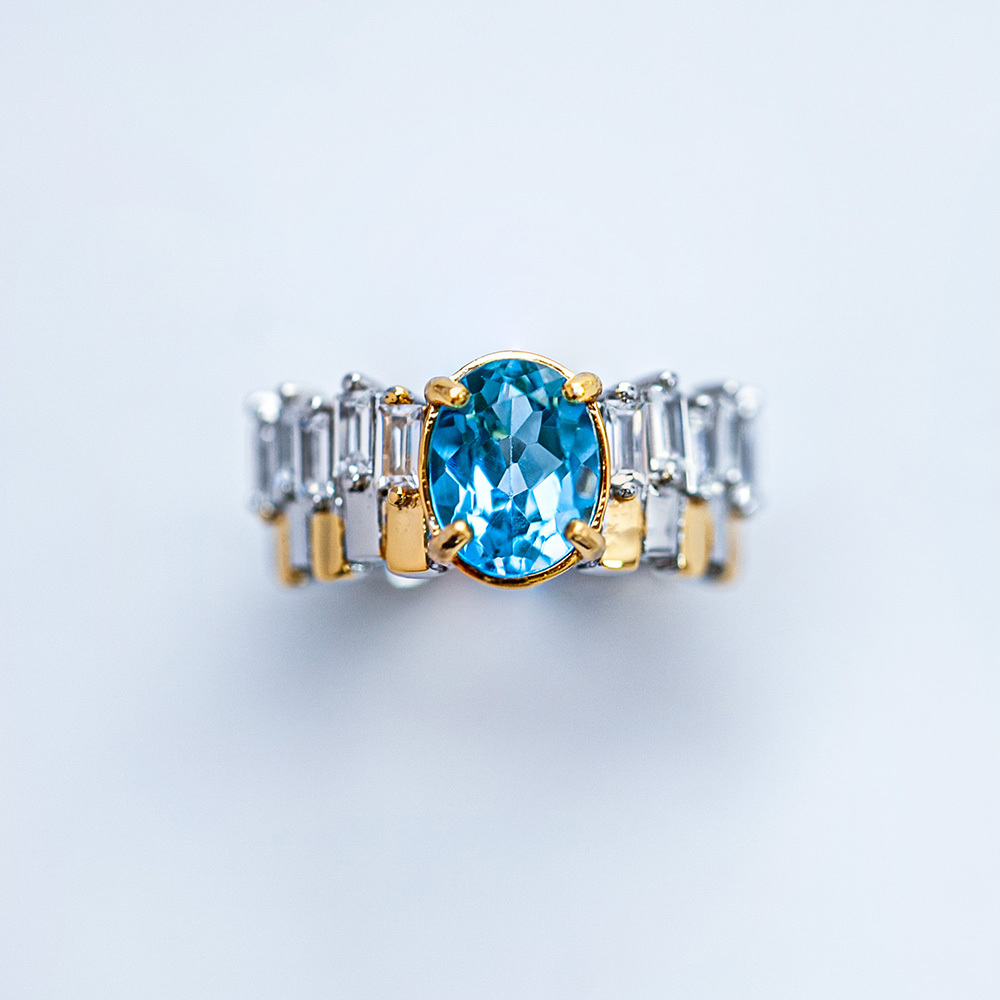 天空蓝托帕石戒指