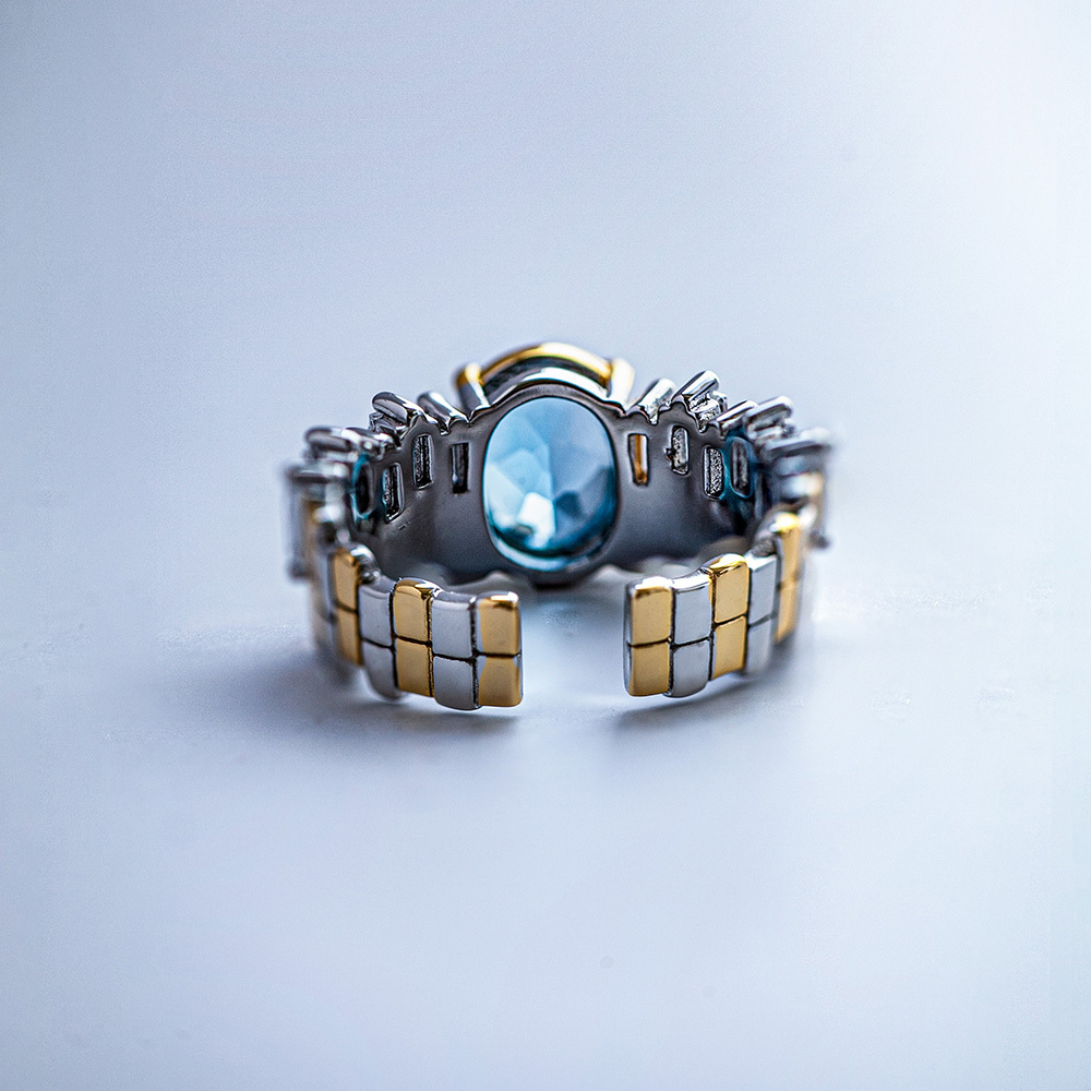 天空蓝托帕石戒指