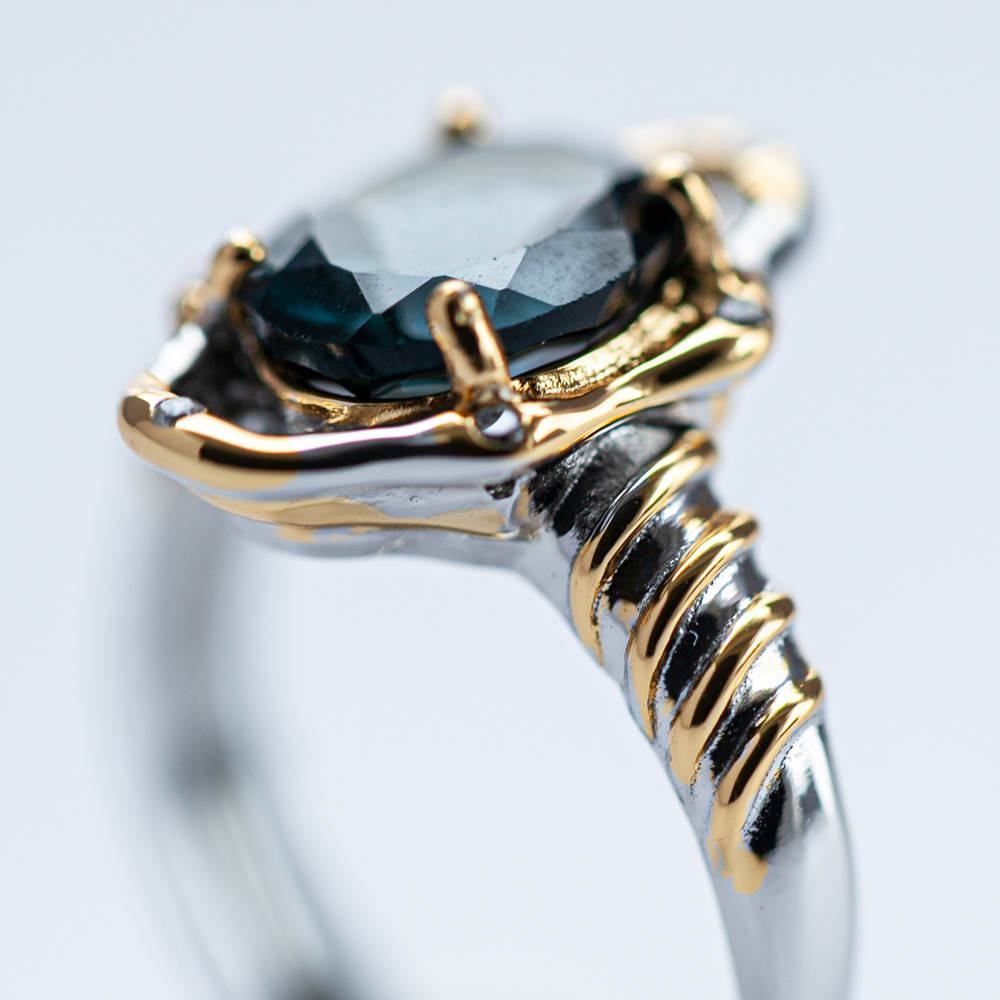 伦敦蓝托帕戒指