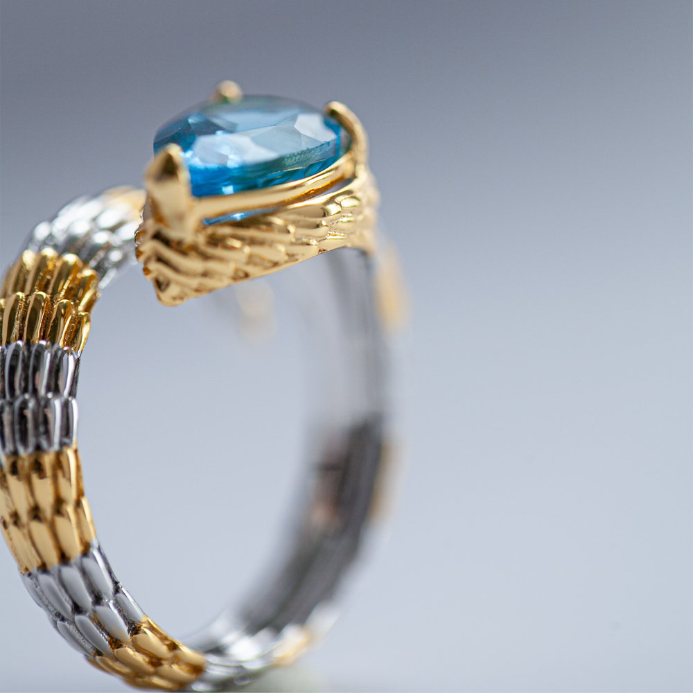 瑞士蓝托帕石蛇款戒指