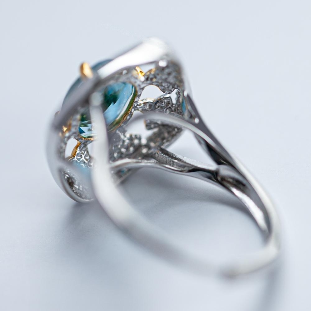 天空蓝托帕石戒指