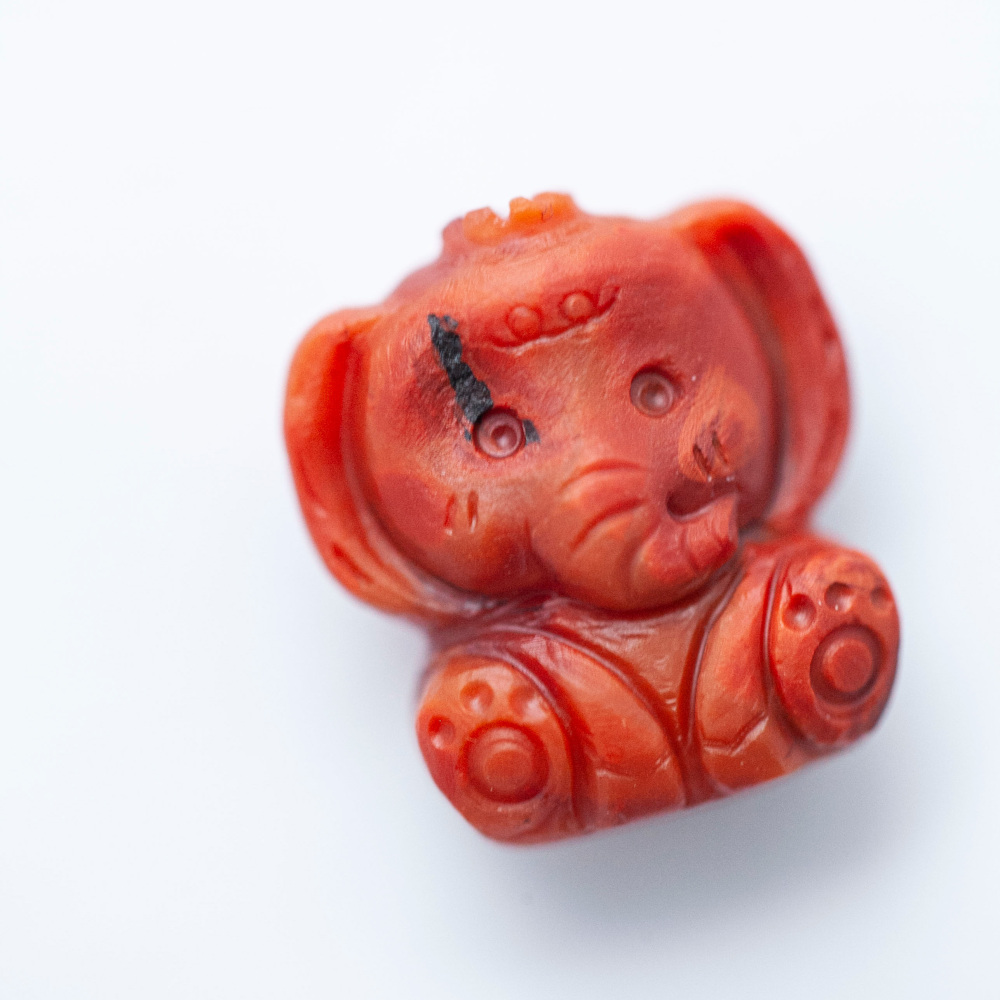 南红雕刻件小象