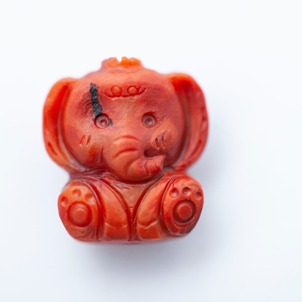 南红雕刻件小象