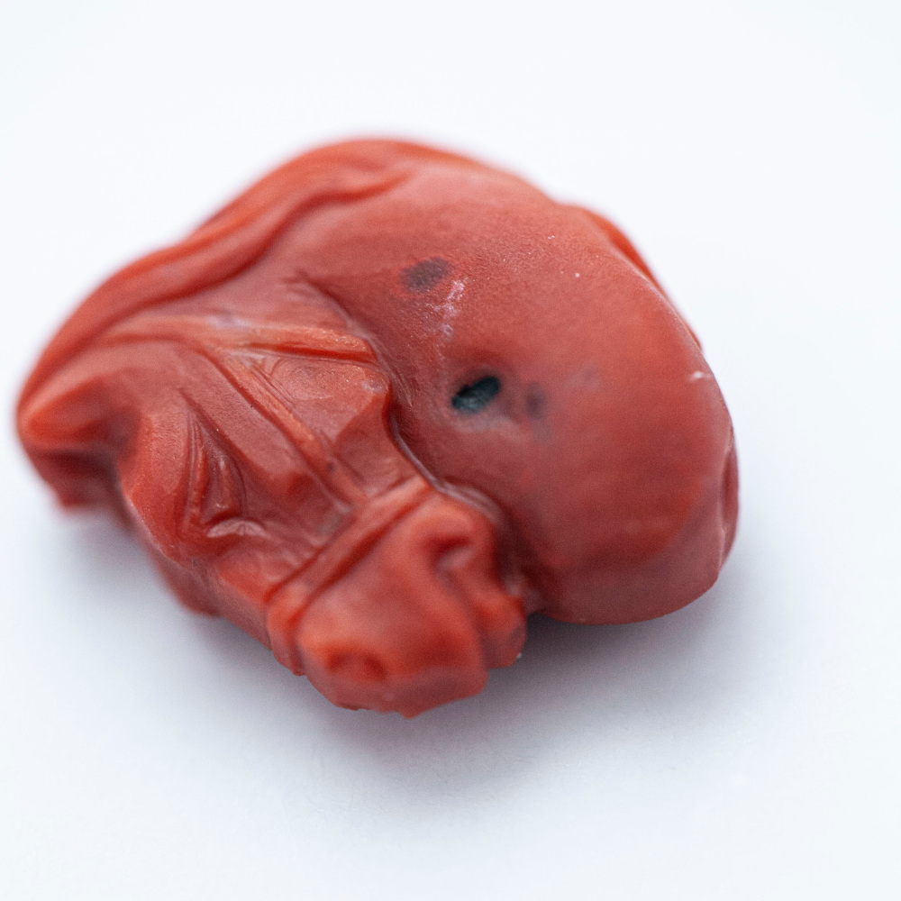 南红雕刻件马面