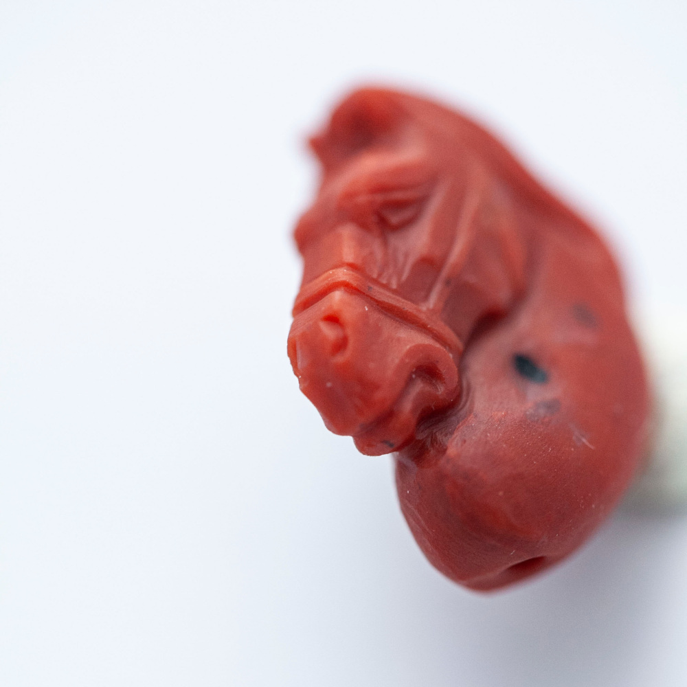 南红雕刻件马面