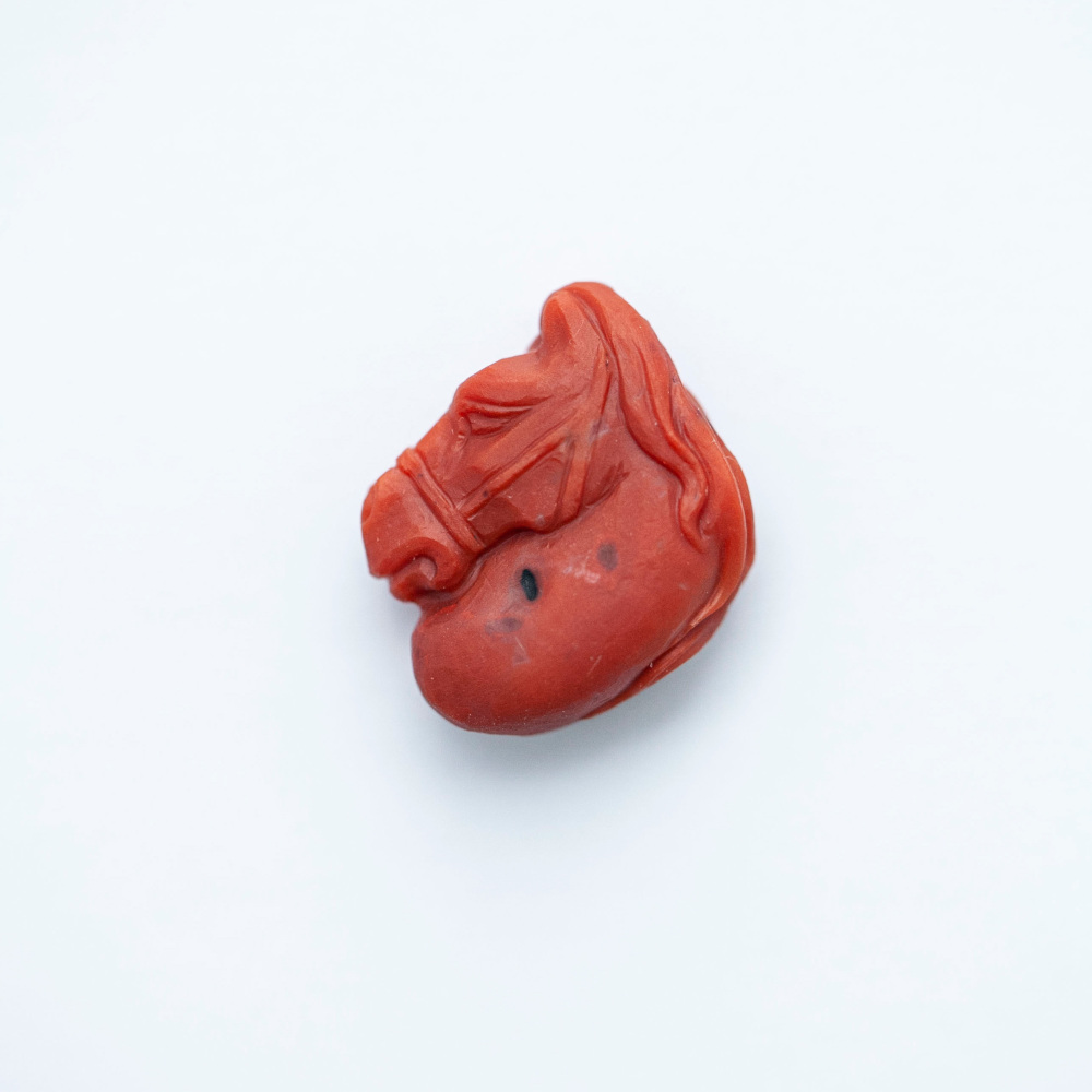 南红雕刻件马面