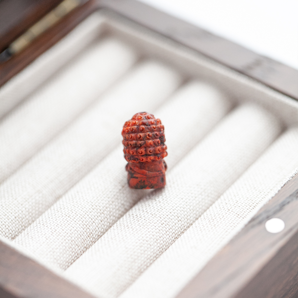 南红雕刻件佛陀