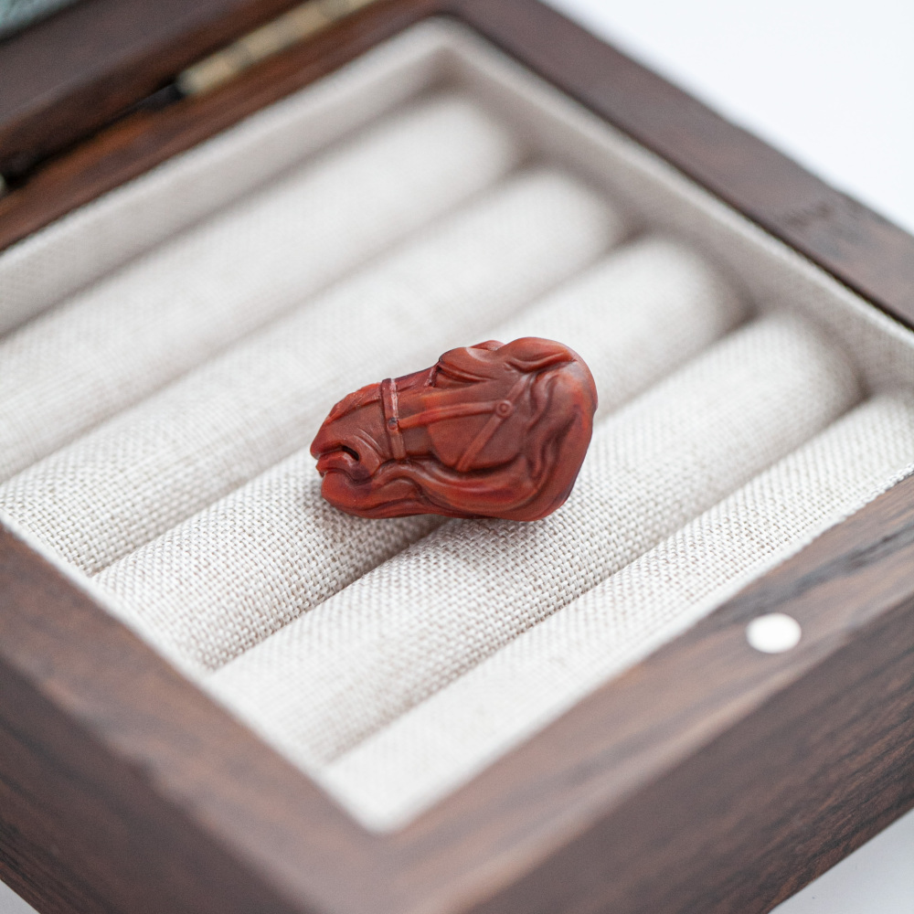 南红雕刻件骆驼