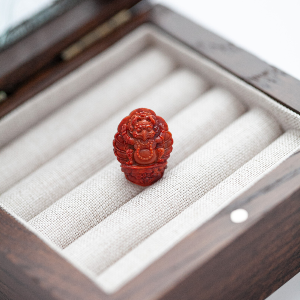 南红雕刻件佛牌