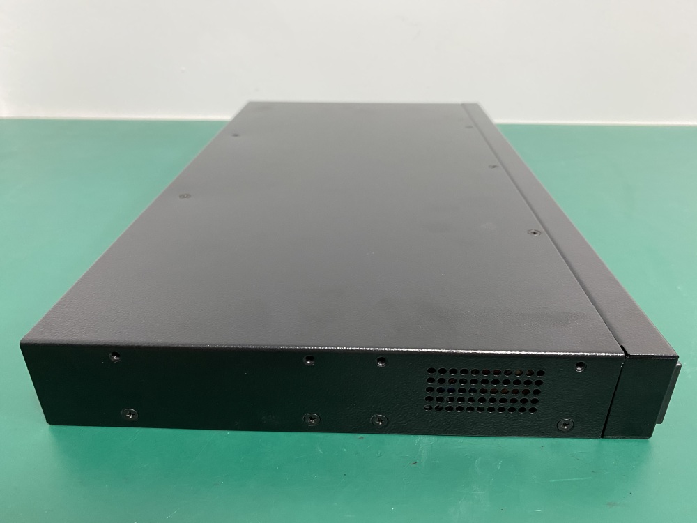 NEW MRV LX-4016T-002AC 16-Port Console Server