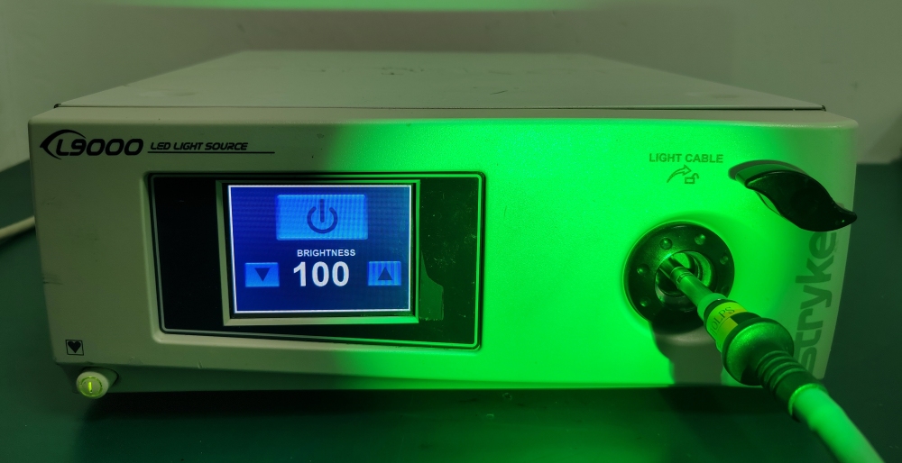 Stryker L9000 LED Light Source