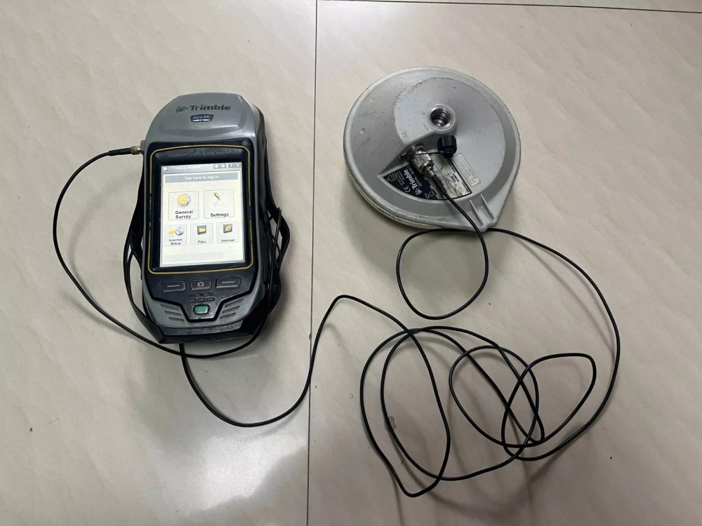 GNSS receiver Trimble GeoXR Precision RTK GPS/GLONAS L1/L2 TAccess