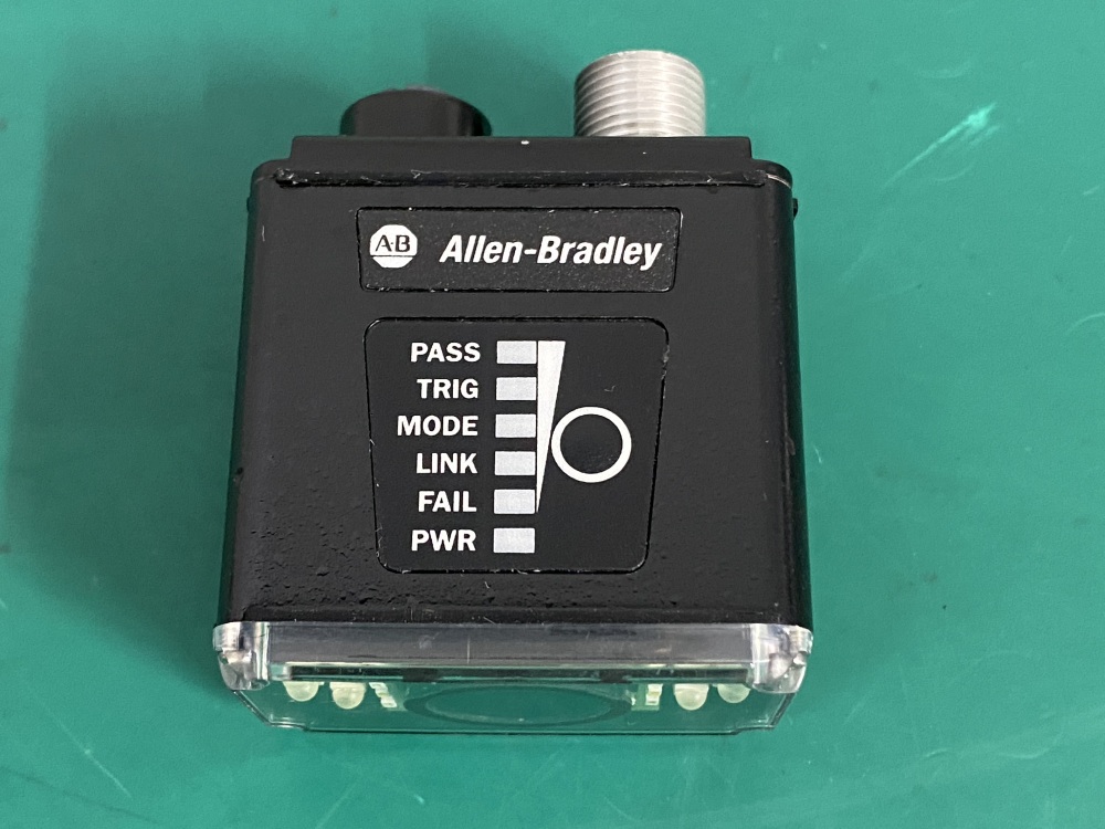 Allen-Bradley Barcode Scanner Reader CAT 48CR-CB16R400-E8 A   -4