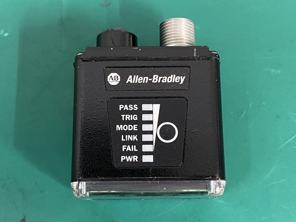Allen-Bradley Barcode Scanner Reader CAT 48CR-CB16R400-E8 A   -5