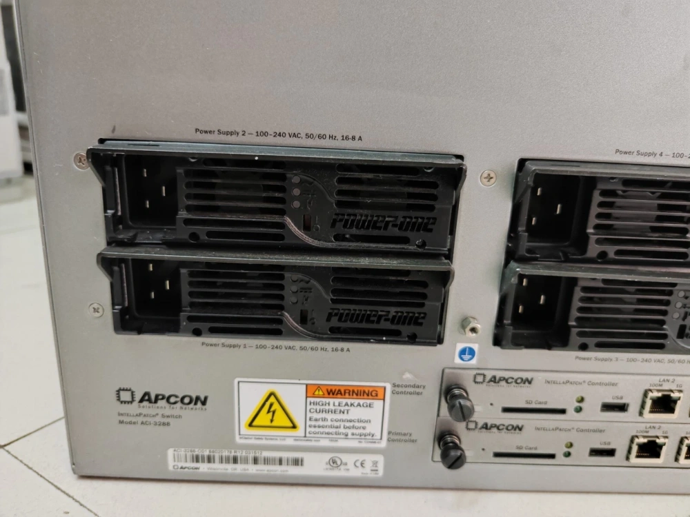 APCON INTELLA PATCH Switch ACI-3288 8x ACI-3030-E18-6 port/1GE/10GE