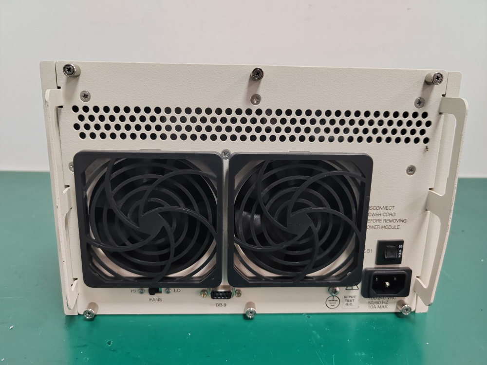National Instruments PXI-1000B