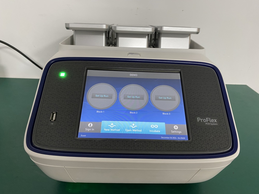 Applied Biosystems ProFlex™ Base 3 x 32-well PCR System, Working Good