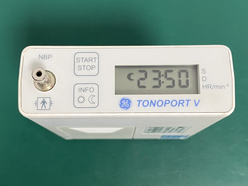 GE Tonoport V Ambulatory Blood Pressure System -11