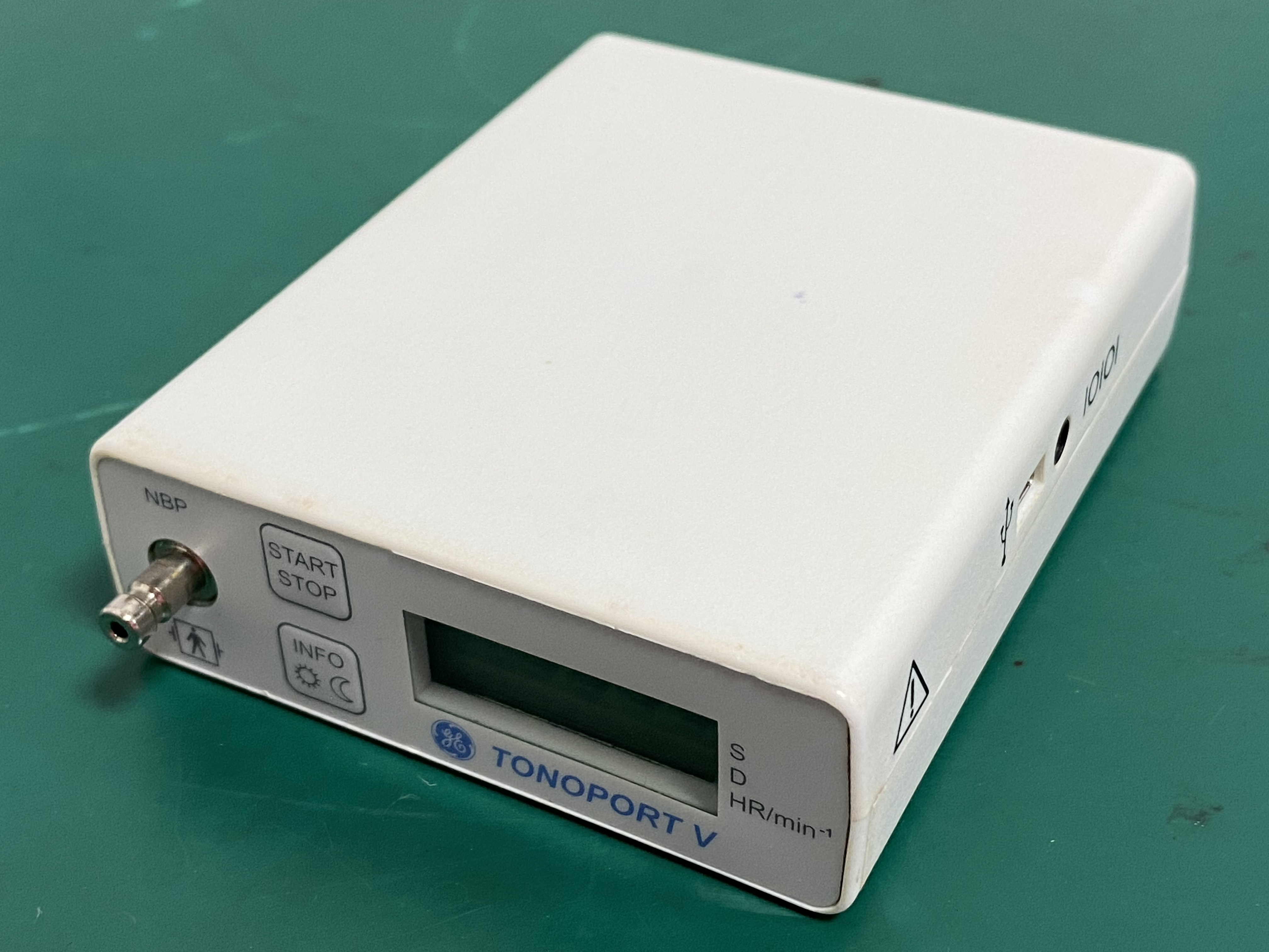 GE Tonoport V Ambulatory Blood Pressure System -36