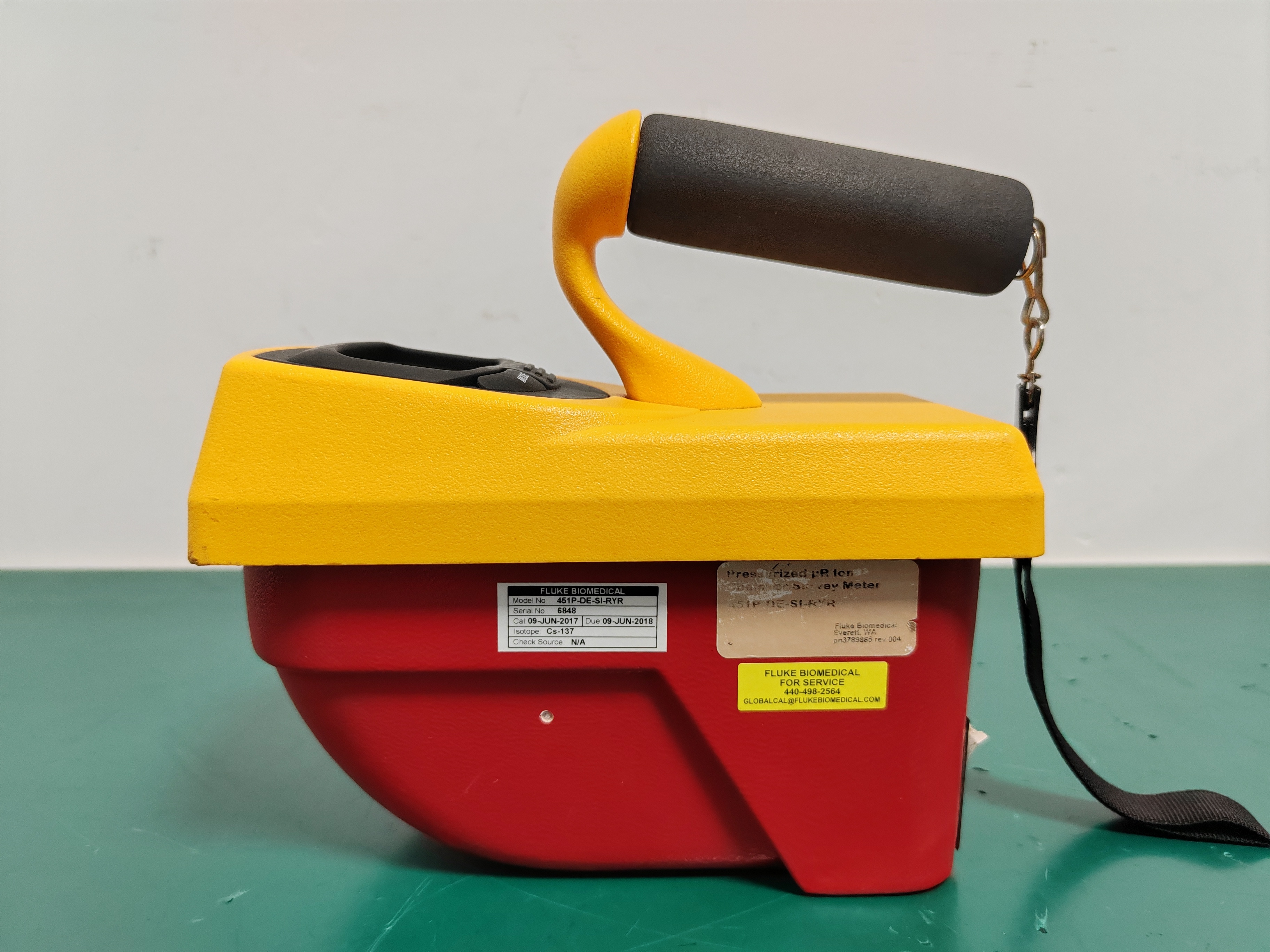 Fluke 451P-DE-SI-RYR Ion Chamber Survey Meter