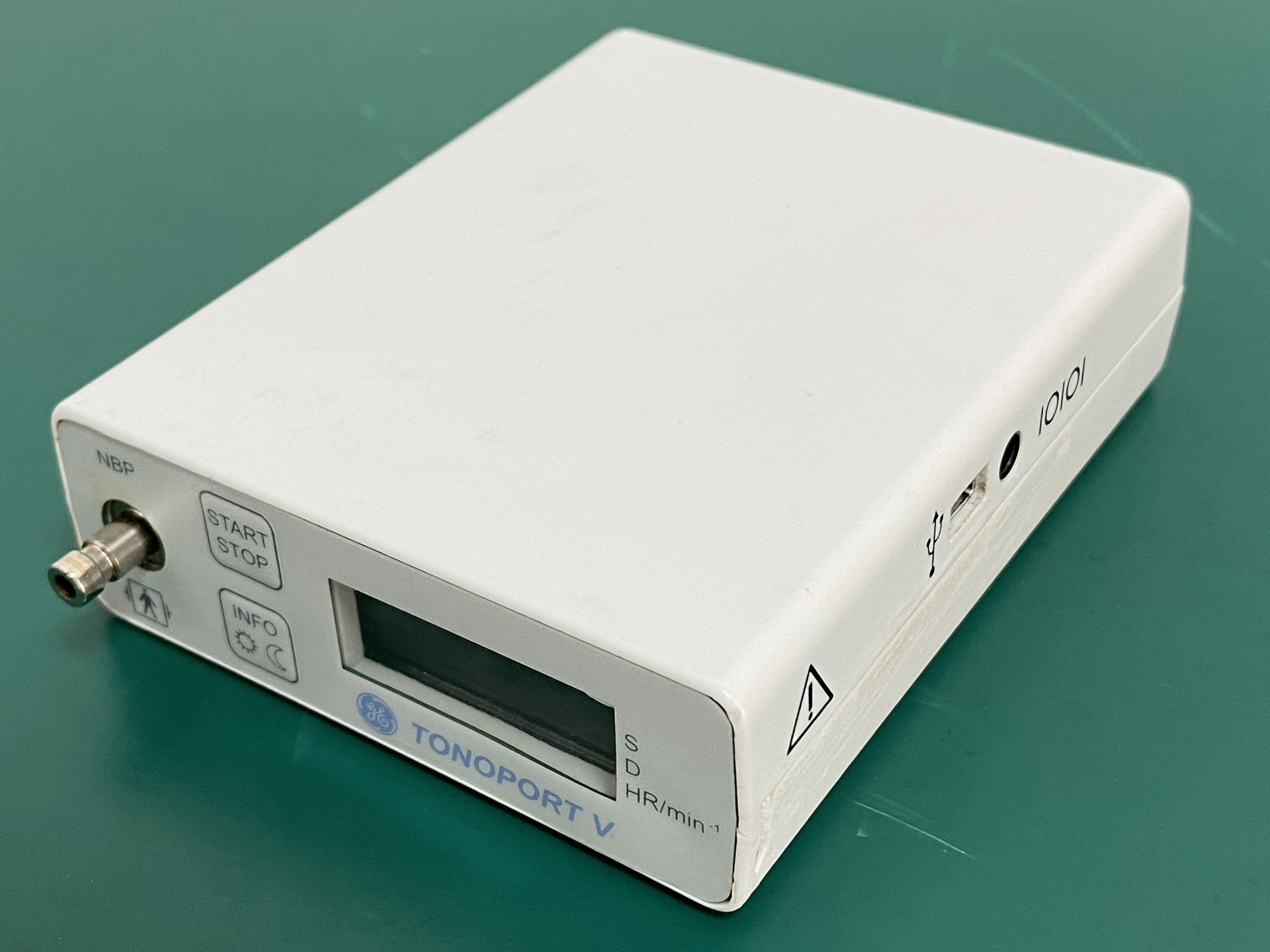 GE Tonoport V Ambulatory Blood Pressure System -44