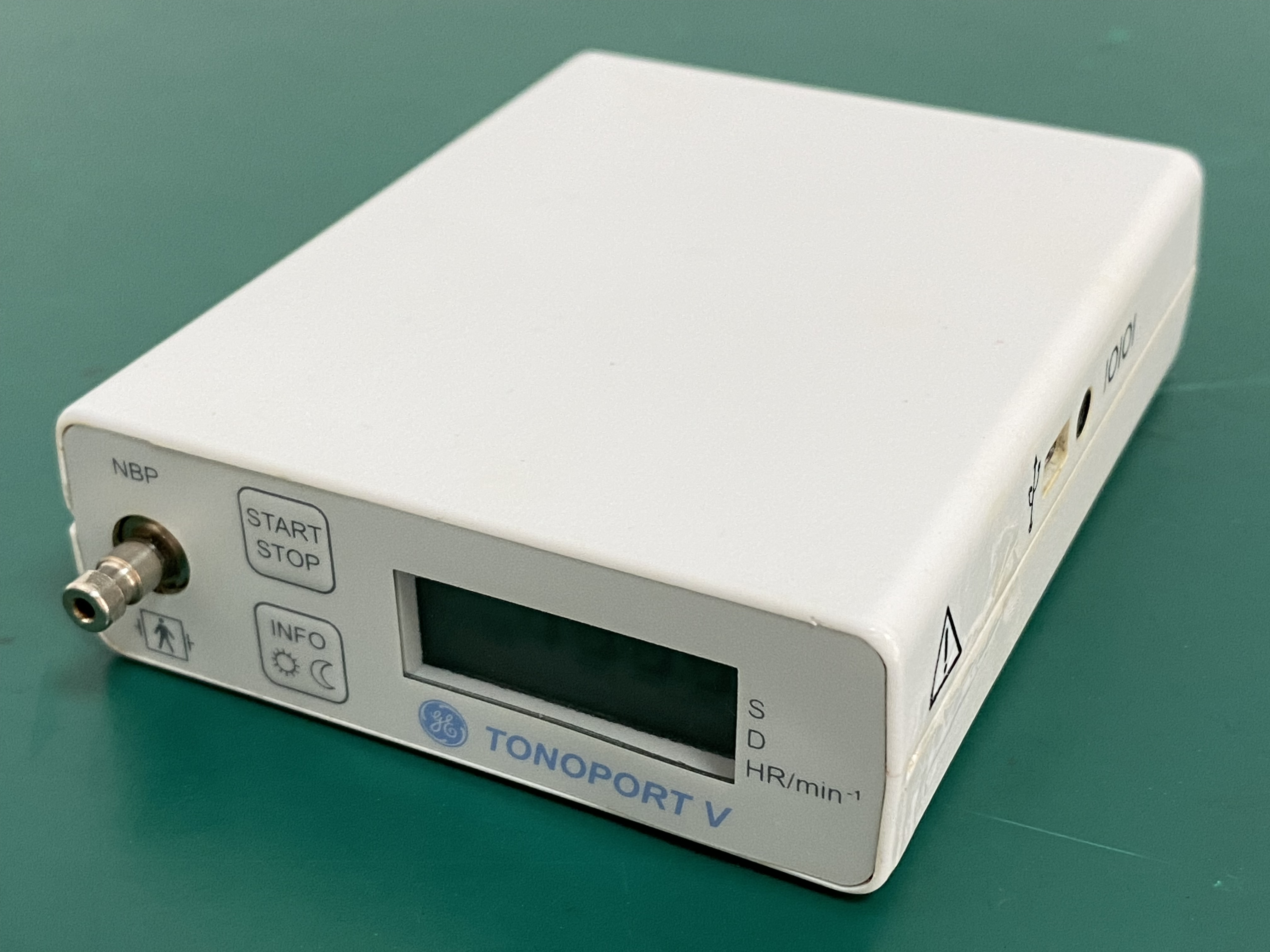 GE Tonoport V Ambulatory Blood Pressure System -45