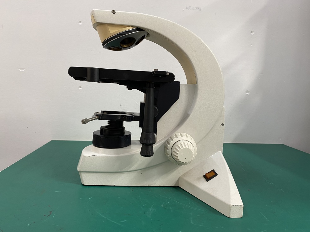 Leica DMKS Microscope Base