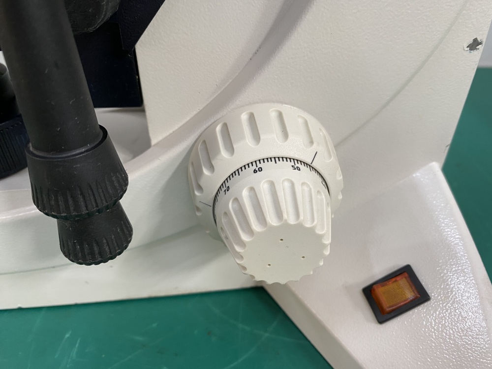 Leica DMKS Microscope Base