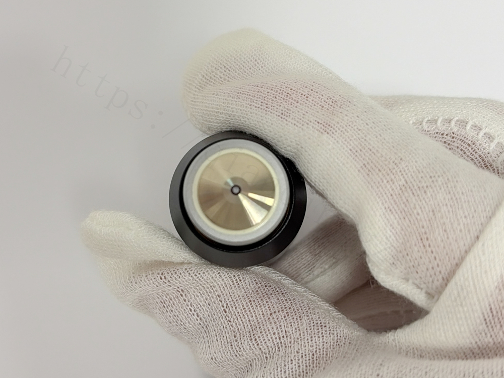 Precision lens tip of Nikon BE2 Plan 100X 1.25 Oil objective