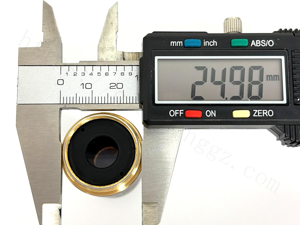 Rear mounting thread view of Nikon Plan 10X objective lens