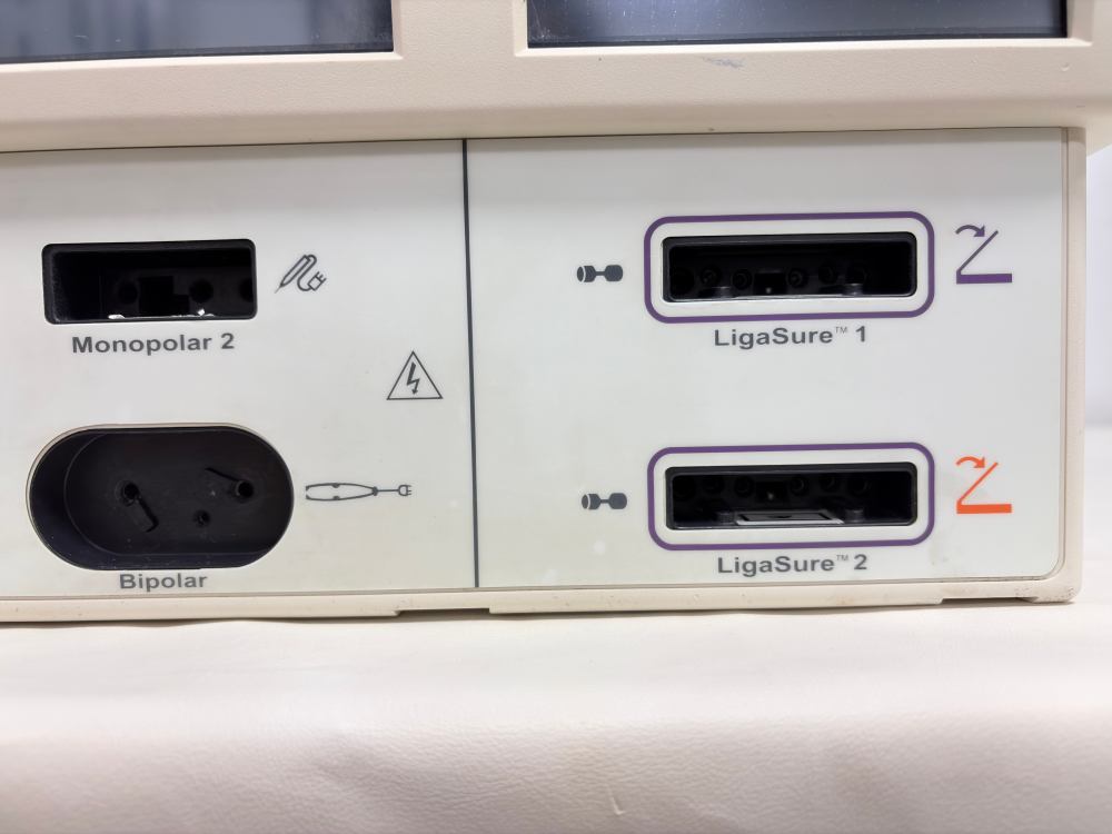 Front LigaSure 1/2, Bipolar, Monopolar 2 ports clean and intact