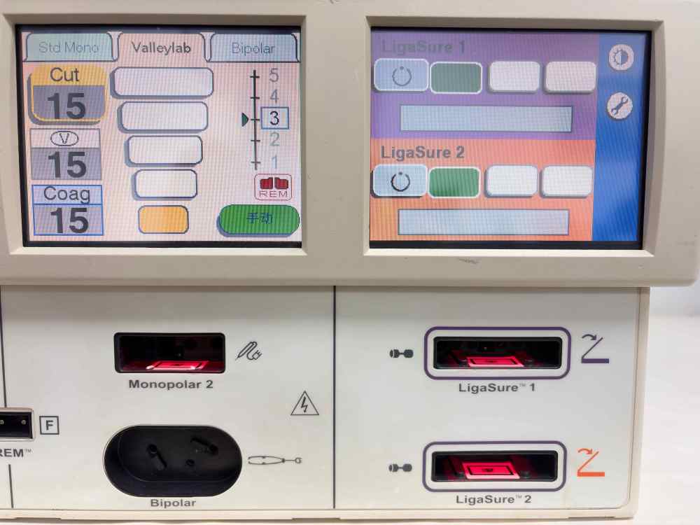 LigaSure touch display and ports of Valleylab Force Triad host