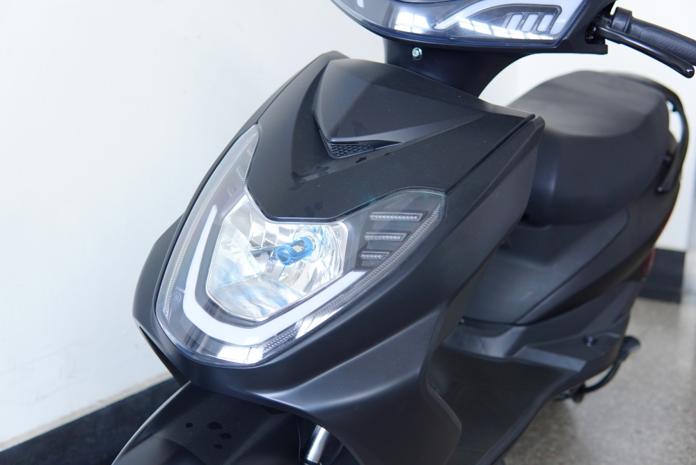 New energy vehicles Luxury 800W Electric Scooter with Big Seat citycoco Dual Shock Absorbers Elderly ScooterQS01