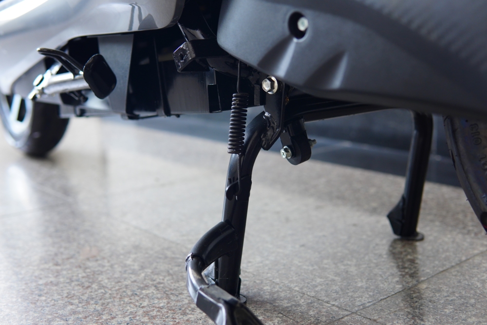 2 Wheel Seats Mobility Electric Adult Scooter with Chairs Secure Electric Vehicle