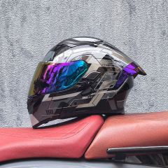 DOT helmet with shinning glass and tail wing