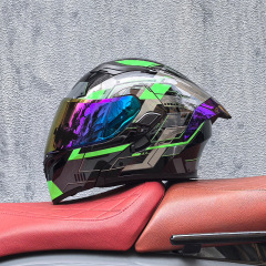 DOT helmet with shinning glass and tail wing