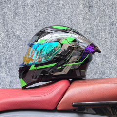 DOT helmet with shinning glass and tail wing