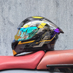 DOT helmet with shinning glass and tail wing