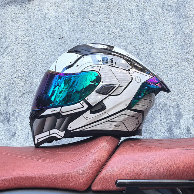 DOT helmet with shinning glass and tail wing