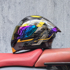 DOT helmet with shinning glass and tail wing