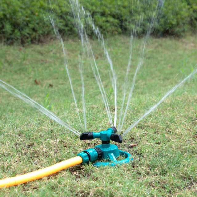 プラスチック製ガーデンウォーターロータリースプリンクラー,プラスチック製3アーム回転式散水機