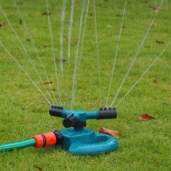 Aspersor rotativo de agua para jardín de plástico de 3 brazos,Aspersor de césped de 3 brazos Garden Water