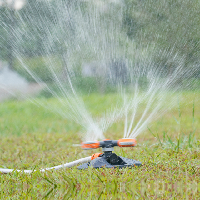 360度ガーデンウォーターロータリースプリンクラー,3アーム回転式スプリンクラー（金属スパイク付き）｜360°灌漑